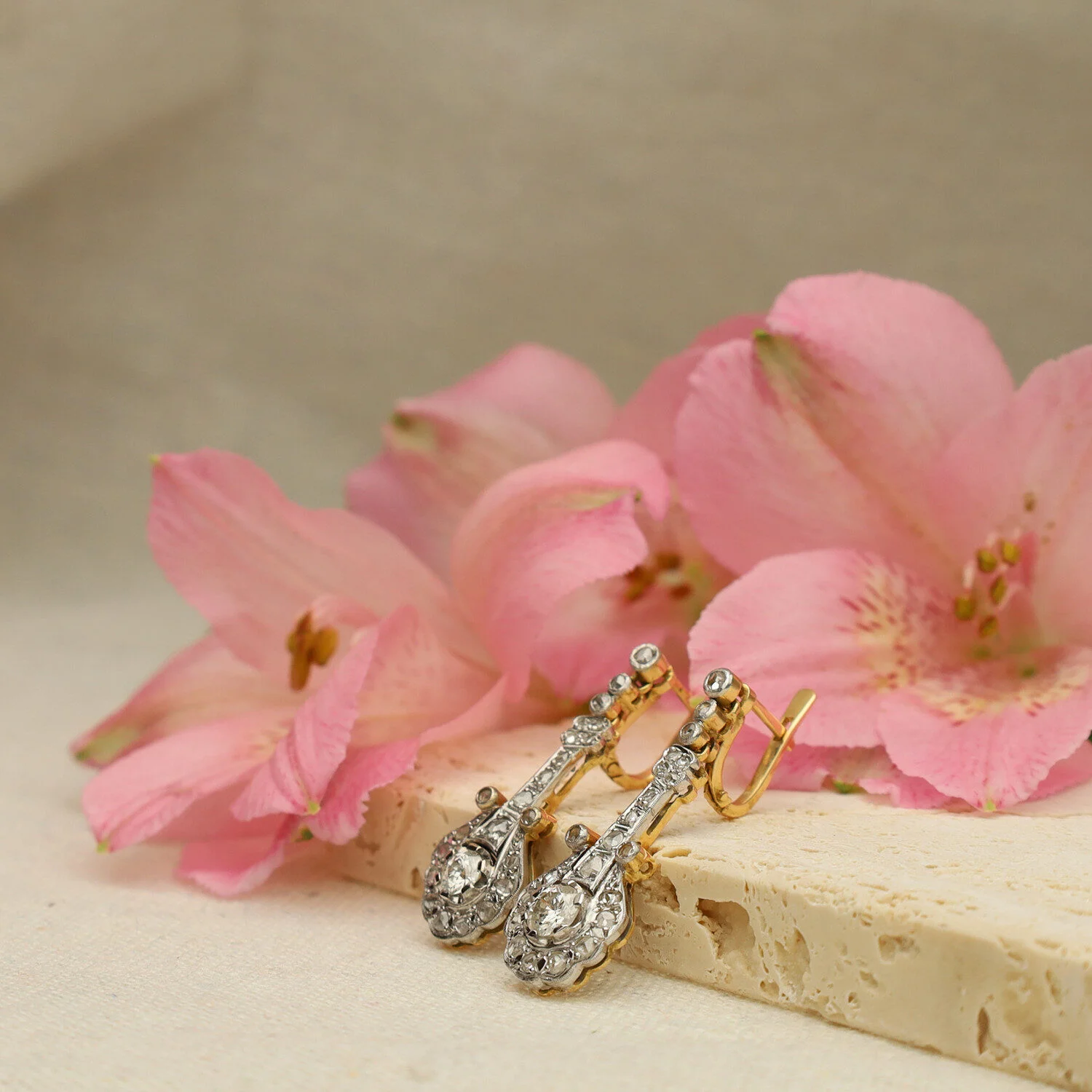 Pendientes Colgantes con Diamantes - Imagen 2